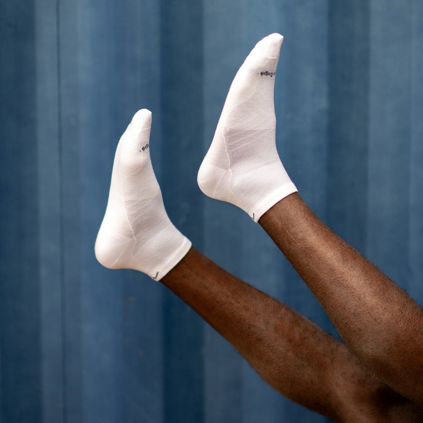 Darn Tough Men's Run Quarter No Cushion Ultra-Lightweight Running Sock