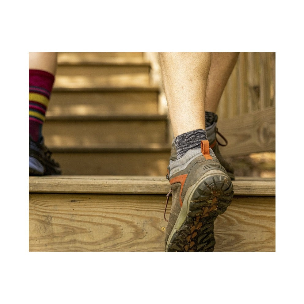 Darn Tough Men's Light Hiker Quarter Lightweight Hiking Sock